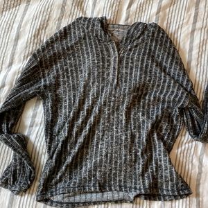 Medium AE lightweight sweater